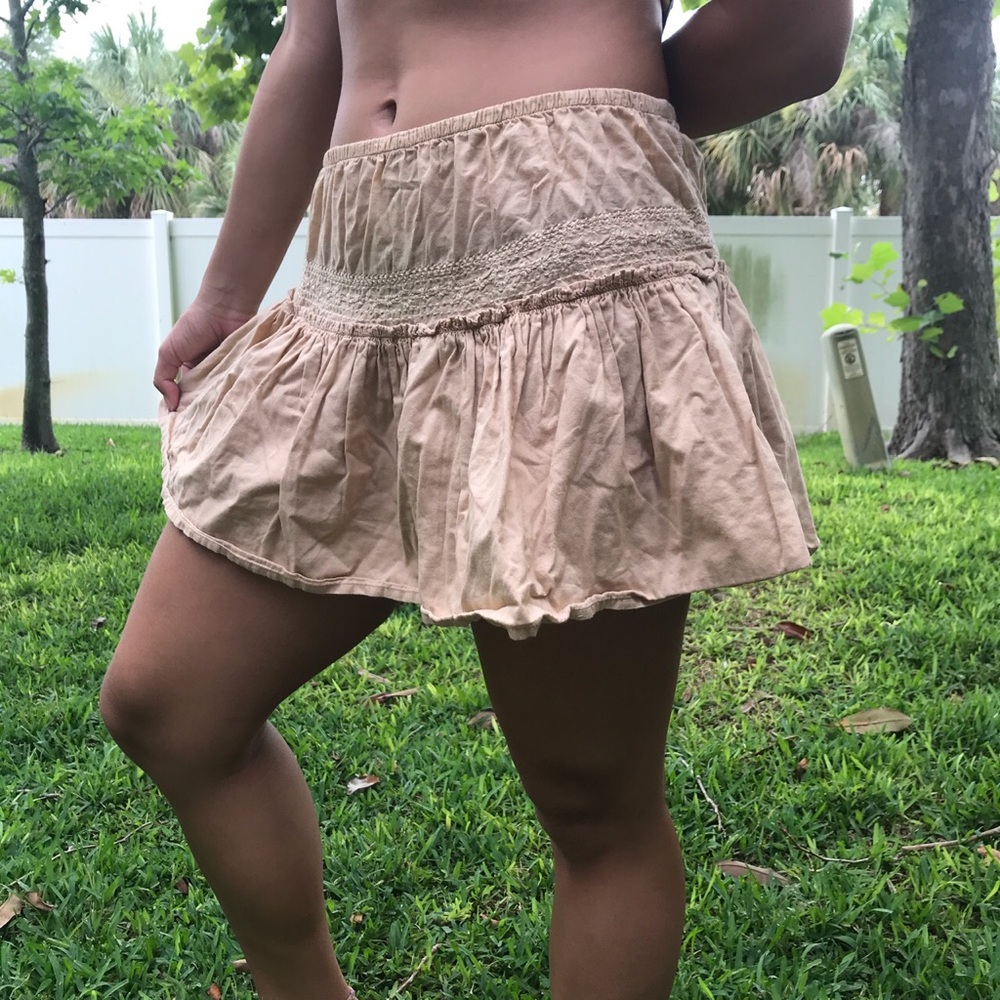 Peach/beige flowy skirt